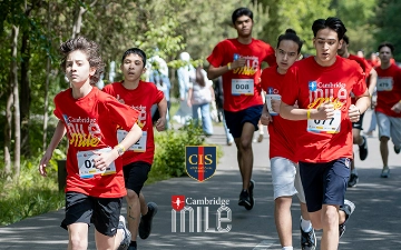 Школа CIS Tashkent провела третий масштабный фестиваль бега Cambridge Mile 2024
