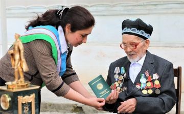 Ветеран войны из Самарканда получил свидетельство о рождении спустя 98 лет