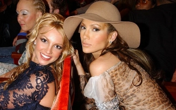 Джей Ло поддержала Бритни Спирс после скандала с бывшим супругом – фото