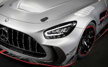 Mercedes показал свой самый мощный и дорогой серийный автомобиль — фото