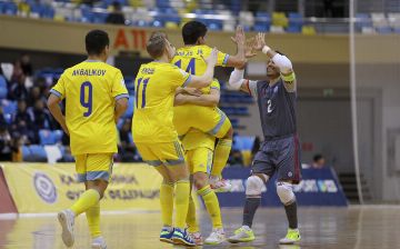 Сборная Узбекистана по футзалу обыграла Казахстан со счетом 6:4 - видео