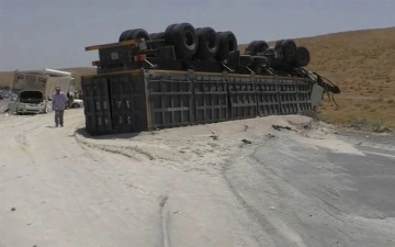 В Джизаке грузовик влетел в «легковушку», погибли две женщины (видео)