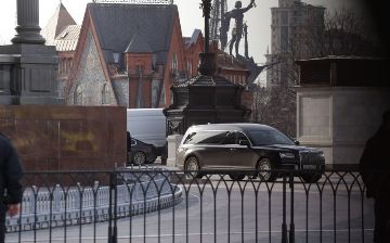 В социальных сетях появились фотографии нового Aurus