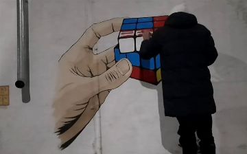 «Узбекский Бэнкси» выступил за мир между Россией и Украиной в своей новой работе — видео