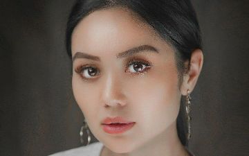 Актриса Ситора Алимжанова похвасталась, что наконец-то сыграет взрослую женщину, а не маленькую девочку – видео 