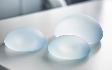 Выяснены подробности «болезни грудных имплантов»