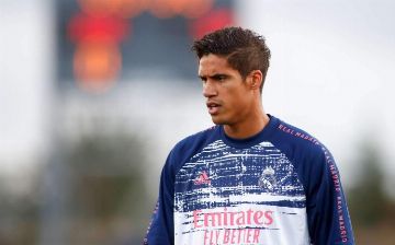 Варан подписал контракт с «МЮ» до 2025 года с возможностью продления на сезон