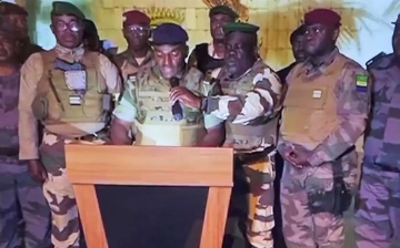 В Габоне военные устроили переворот после избрания президента на третий срок (видео)