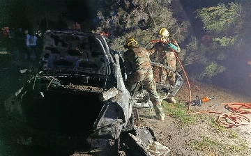 В Намангане молодой водитель Nexia сгорел заживо после столкновения с деревом