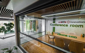 AKFA Innovations предлагает современное и стильное решение в остеклении террас