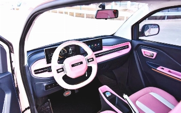 Китайский производитель выпустил два электрокара дешевле «Спарка»