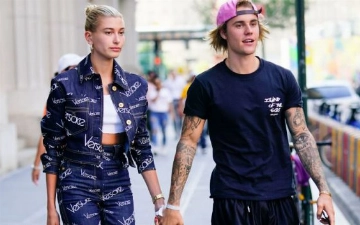 Пользователи раскритиковали Хейли Бибер за откровенный снимок с Джастином – фото