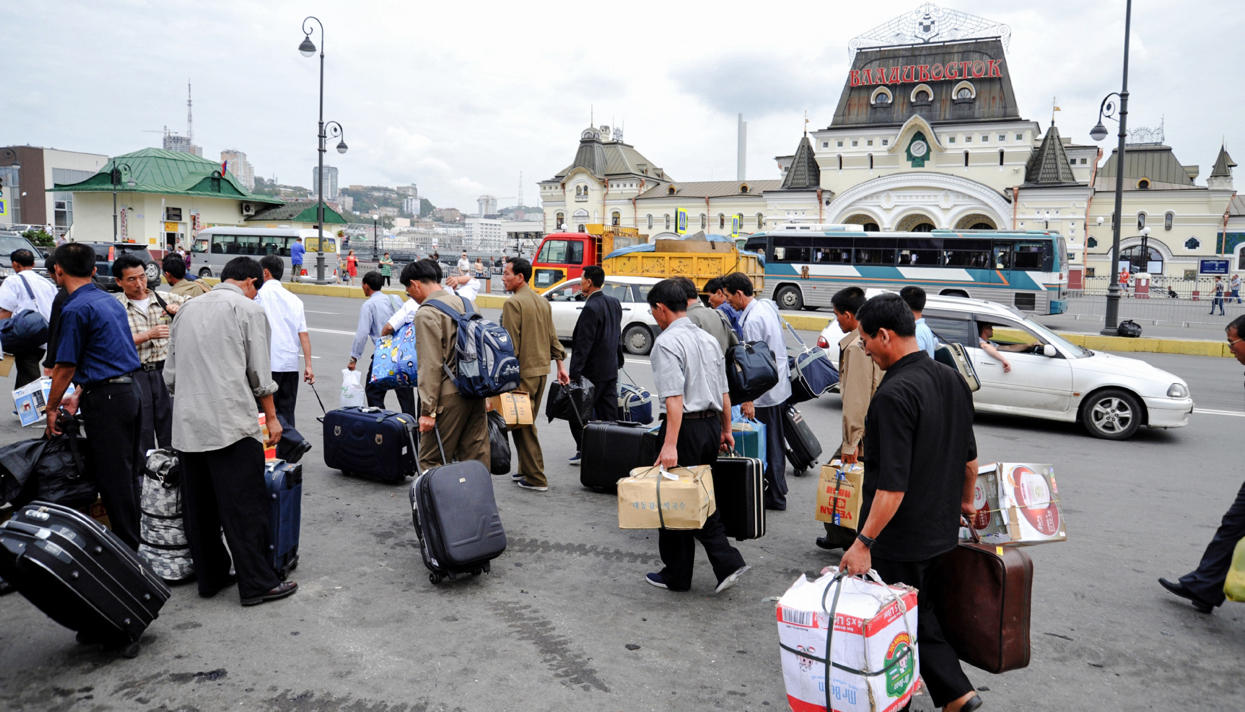 Россия начала высылать северокорейских рабочих